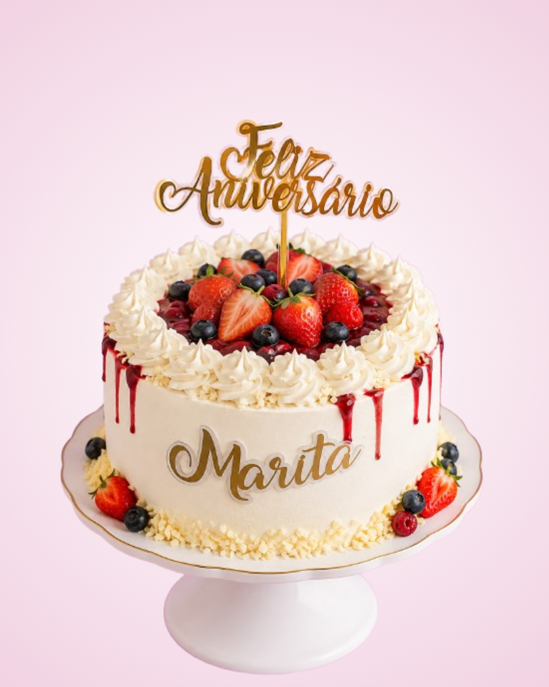 Bolo Ninho com Morangos e redução de frutas vermelhas